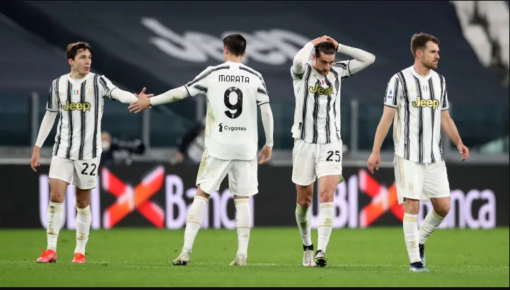 Vị trí hậu vệ trong đội hình ra sân của câu lạc bộ Juventus mùa giải năm nay có đến 7 sự lựa chọn